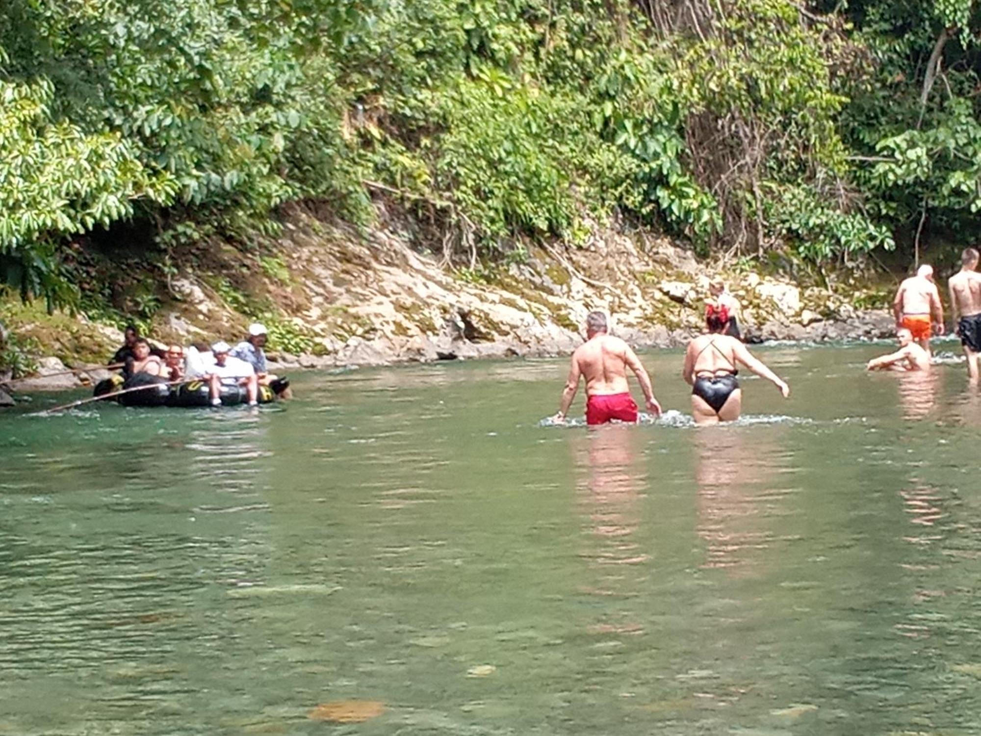 Jungle Treking & Jungle Tour If You Want To Stay Here,You Must Book Treking Only With Us Bukit Lawang Exterior foto